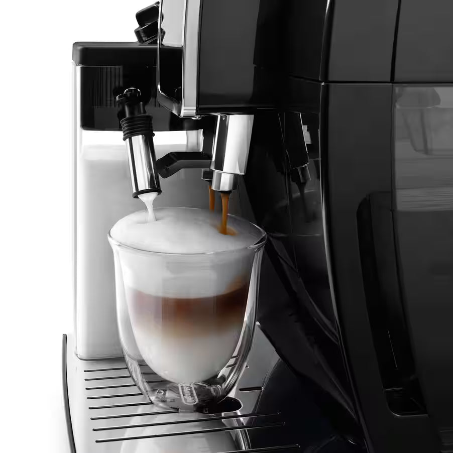 Taghareed De'Longhi Dinamica Plus fully automatic coffee machine with touch screen selecting flat white.