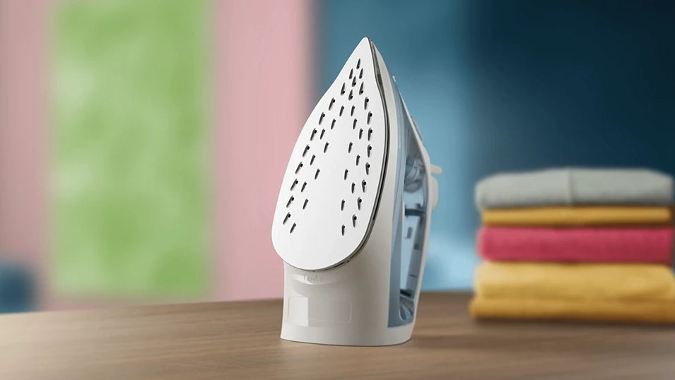 Philips 2000 Series Steam Iron 2000W — DST2010/20