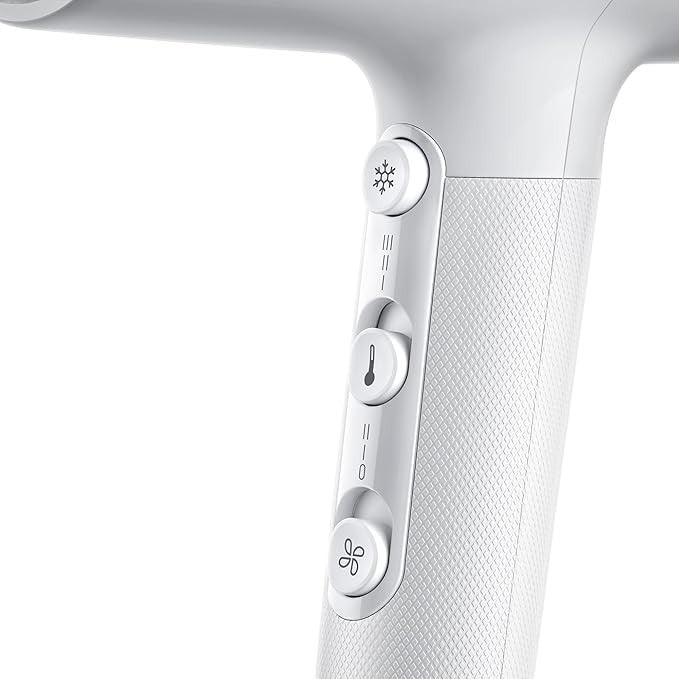 Taghareed Braun Hair Dryer HD2.1 BRHD210SDE white with 3 heat/speed settings and cool shot button.