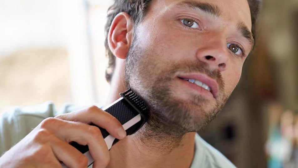 Taghareed Philips Beardtrimmer Series 3000 BT3206/14 with Lift & Trim technology for precise beard grooming.